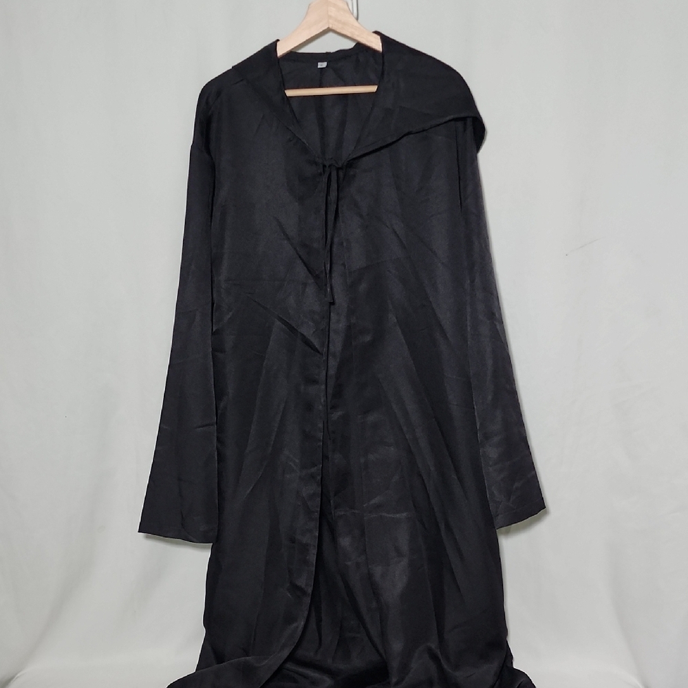 Source Unknown Elegant Black Cape